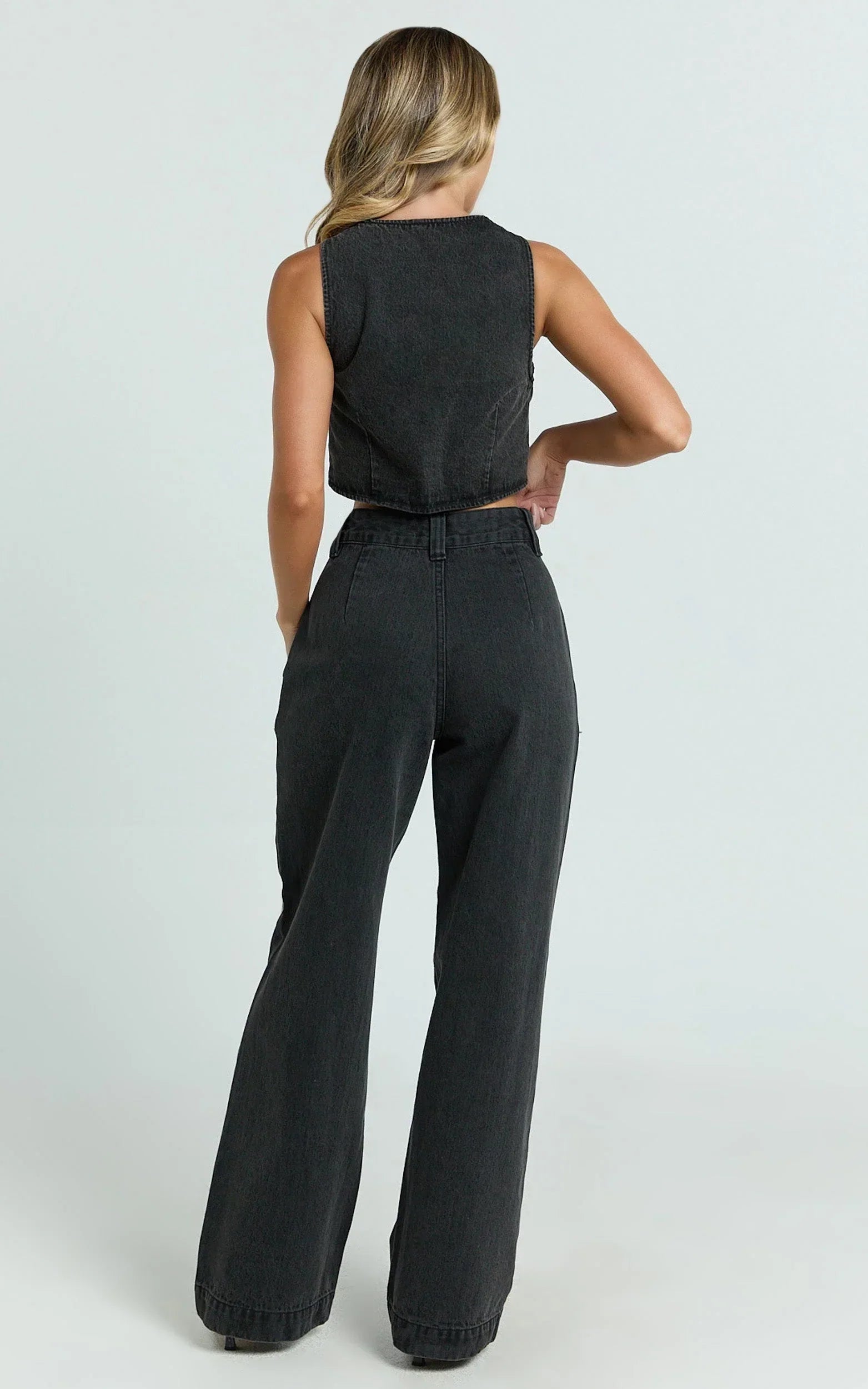 Fergie Jeans - Denim High Waisted Straight Leg Denim Jeans in Washed Black