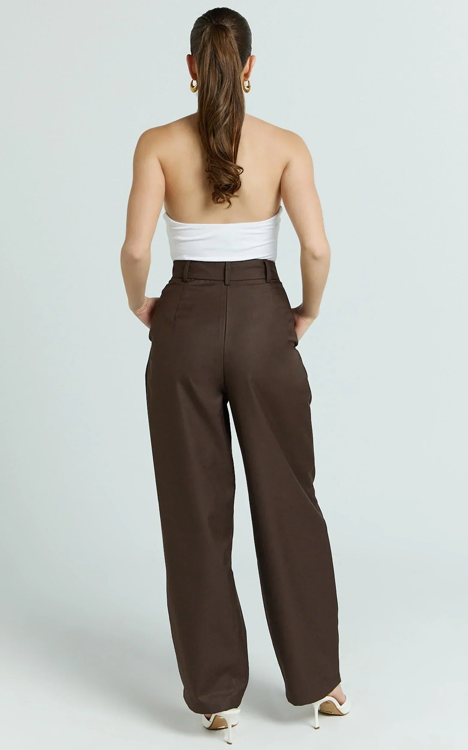 Dale Pants - Barrel Leg Back Patch Pocket Pants in Chocolate